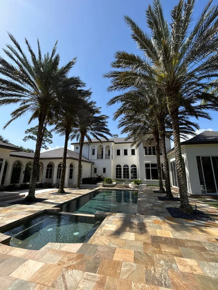 Professional garden landscaping in Hobe Sound, FL by Blue Water Landscape