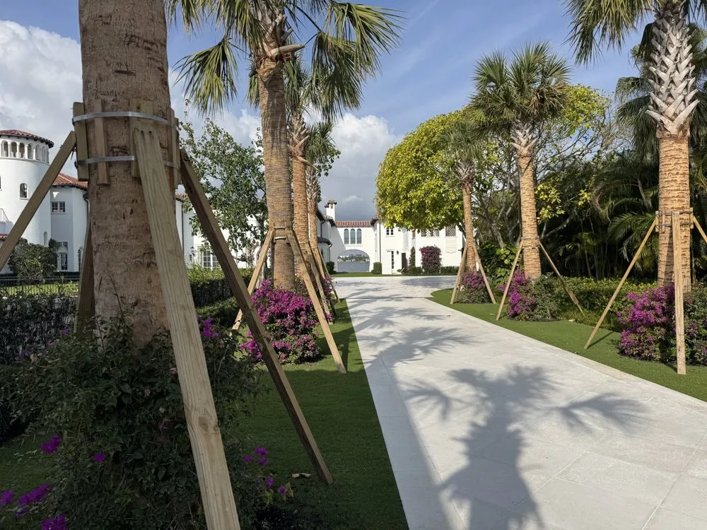 Expert lawn mowing service experts serving Hobe Sound, FL - Blue Water Landscape