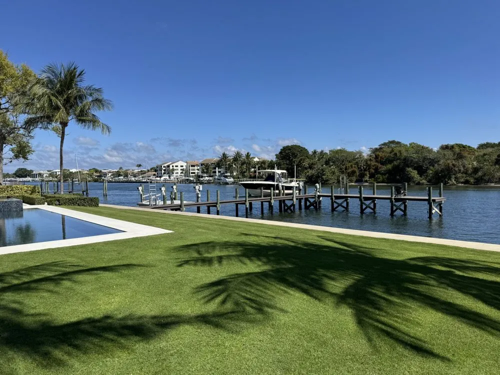 Trusted yard cleanup service for homes across Hobe Sound, FL - Blue Water Landscape