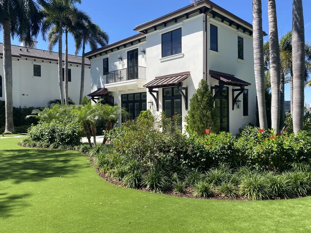 Custom yard cleanup service for homes in Hobe Sound, FL by Blue Water Landscape