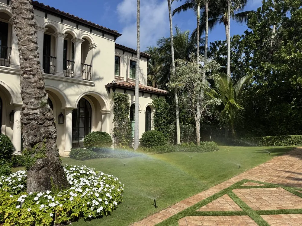 Expert residential landscaping experts serving Hobe Sound, FL - Blue Water Landscape