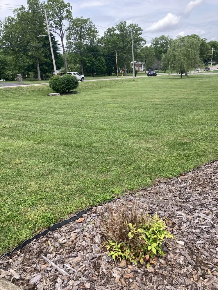 Reliable residential landscaping experts serving Bowling Green, KY - Bluecollar Lawn & Landscape