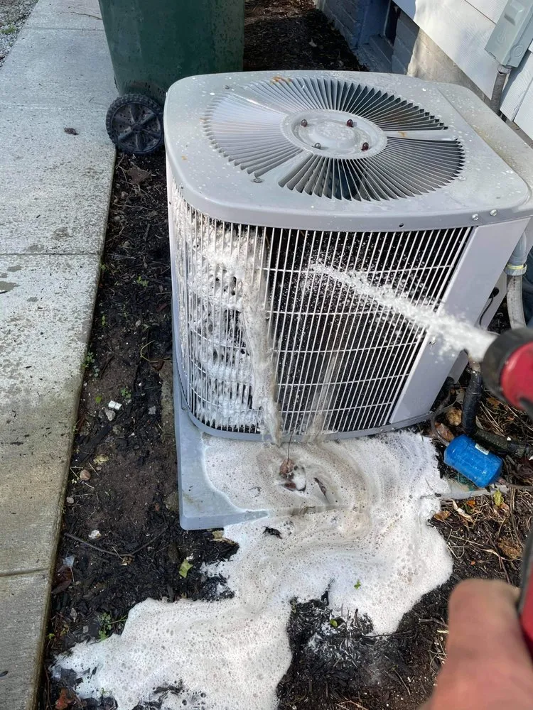 Professional residential landscaping experts serving Irvine, KY - Bluegrass Breeze