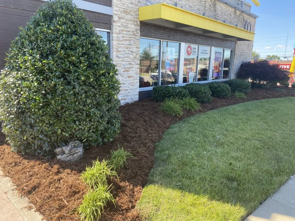 Reliable landscaping services in Frankfort, KY by Bluegrass Cuts