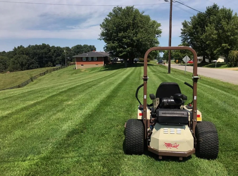 Local garden landscaping for beautiful yards in Glasgow, KY by Bluegrass Lawn Services