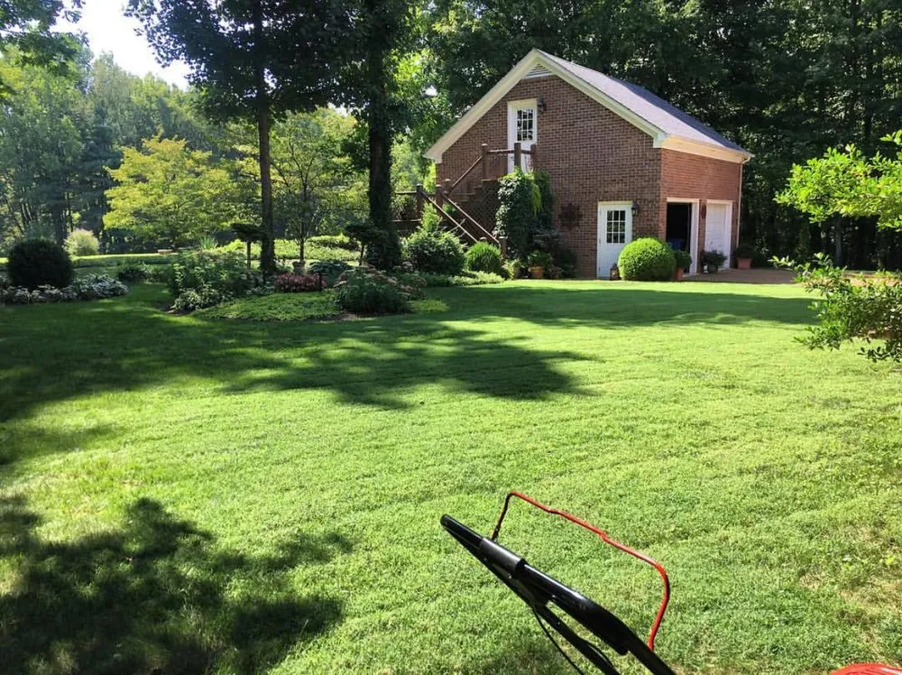 Local lawn mowing service for year-round maintenance in Glasgow, KY by Bluegrass Lawn Services