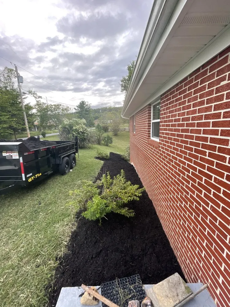 Custom residential landscaping in Greeneville, TN - BlueRidge Lawn & Landscape