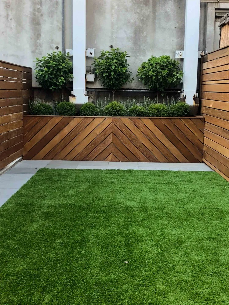 Local yard cleanup service in New York, NY by Bluestar Gardens