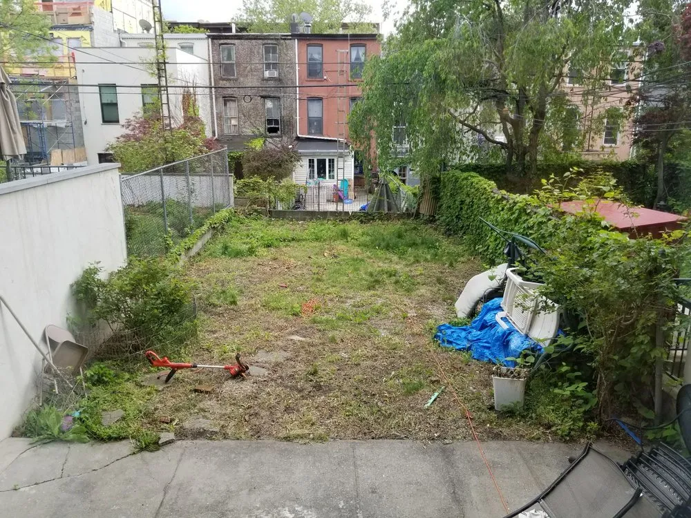 Affordable lawn mowing service for year-round maintenance in New York, NY by Bluestar Gardens