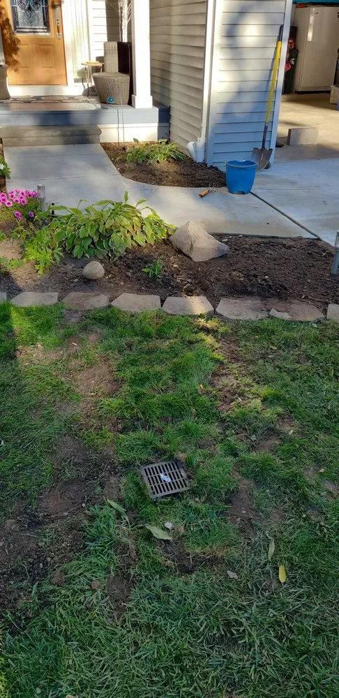 Top-rated landscape installation experts serving Waterford Township, MI - BlueStone Earthworks