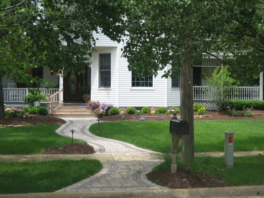 Custom landscape design experts serving New Lenox, IL - Bluestone Landscape