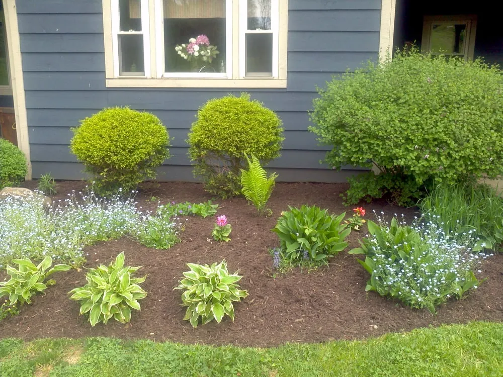 Trusted landscape design experts serving Howard, OH - BluGrass Lawn Care And Landscaping