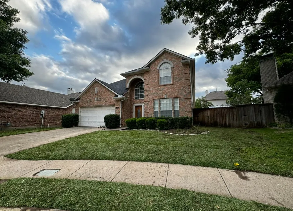 Custom lawn mowing service in Addison, TX by Blum Landscape