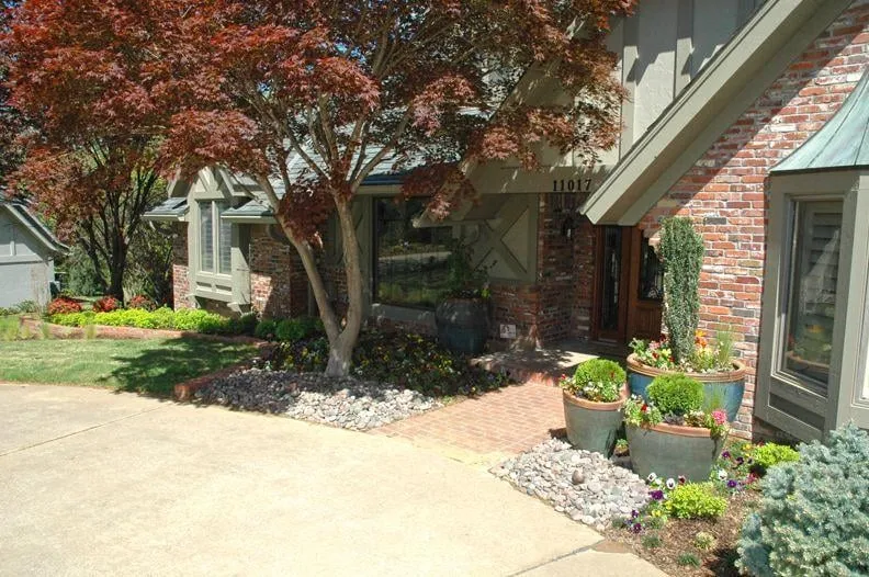 Professional yard maintenance experts serving Tulsa, OK - Bluum Outdoor Environments
