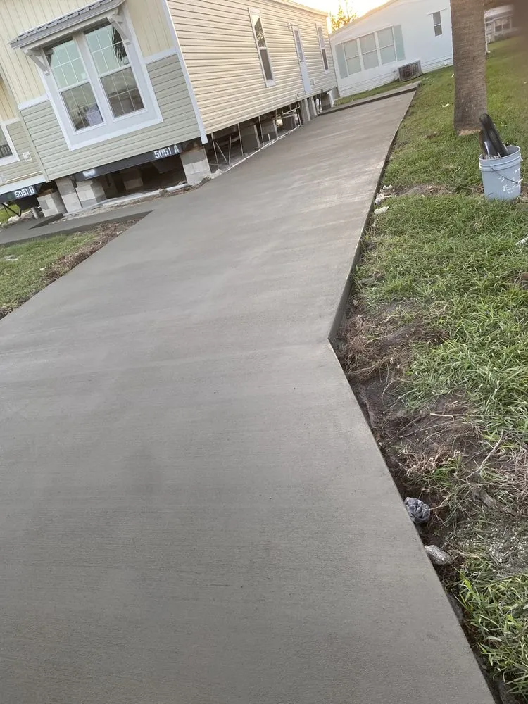 Reliable yard cleanup service for residential properties in Cocoa, FL by BM Home Improvements