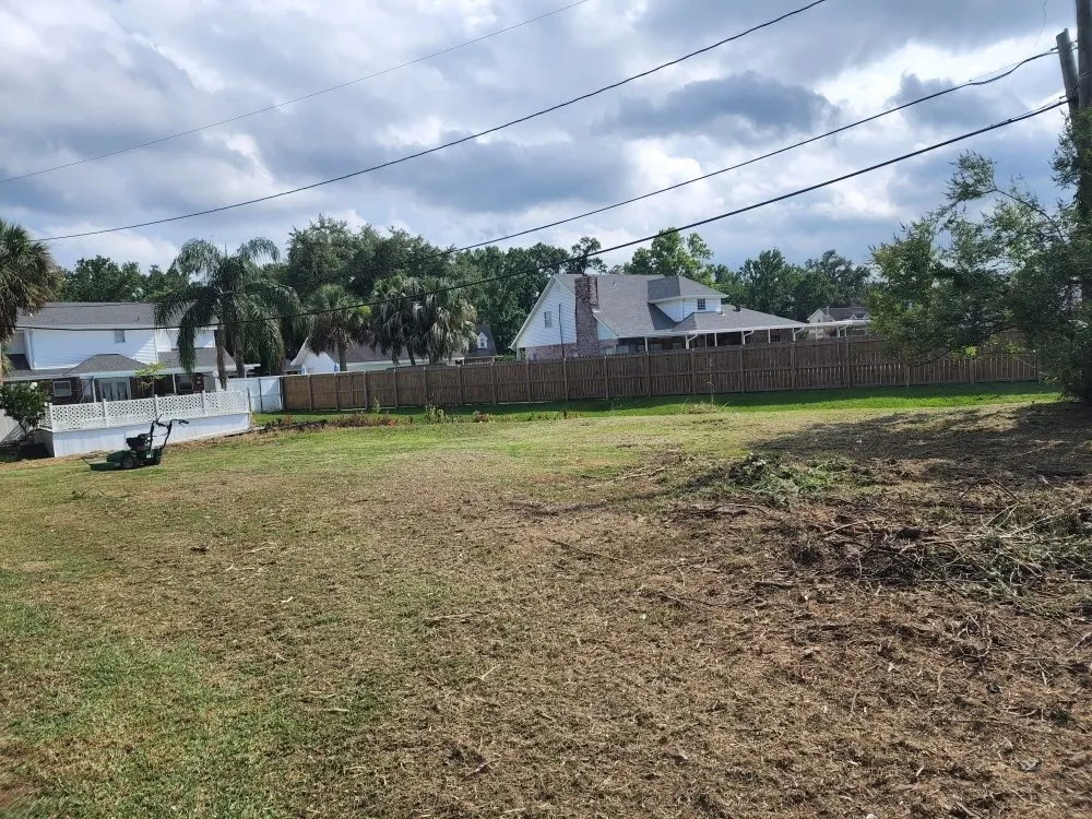 Top-rated lawn care service in Lacombe, LA by B&M Home Services