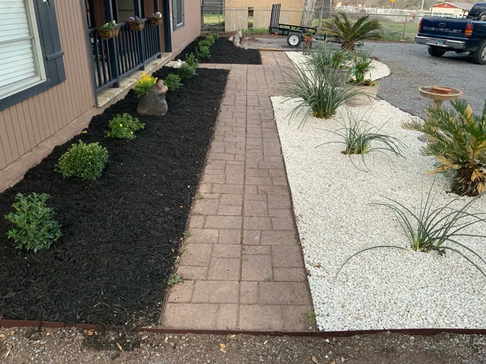 Expert yard cleanup service in New Braunfels, TX - B&M Landscape Service