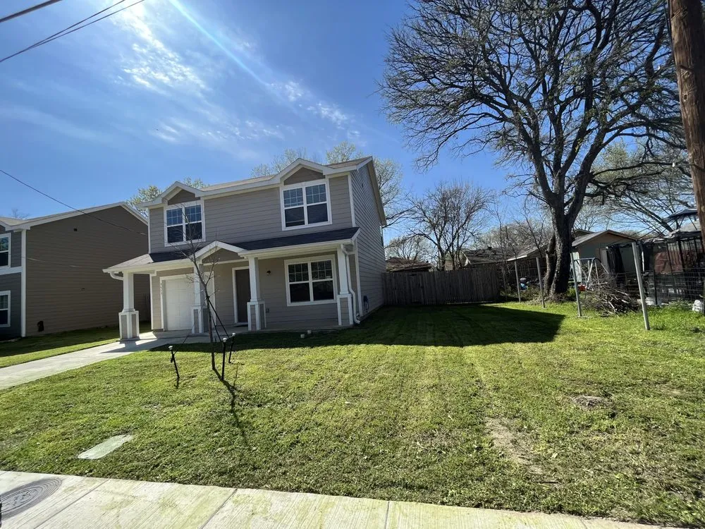 Top-rated yard cleanup service for year-round maintenance in Dallas, TX by B&M Landscaping