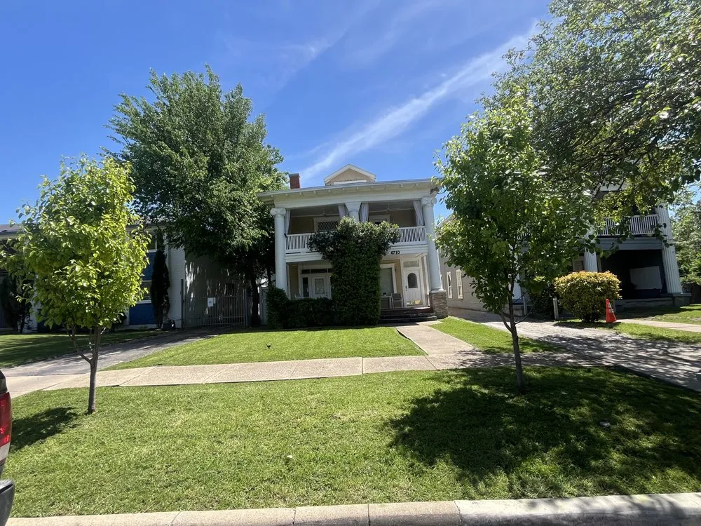 Expert lawn care service experts serving Dallas, TX - B&M Landscaping