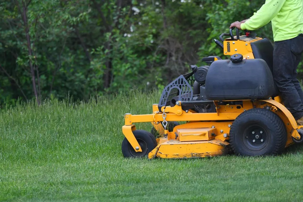 Trusted lawn care service experts serving Tahlequah, OK - BMG Lawns
