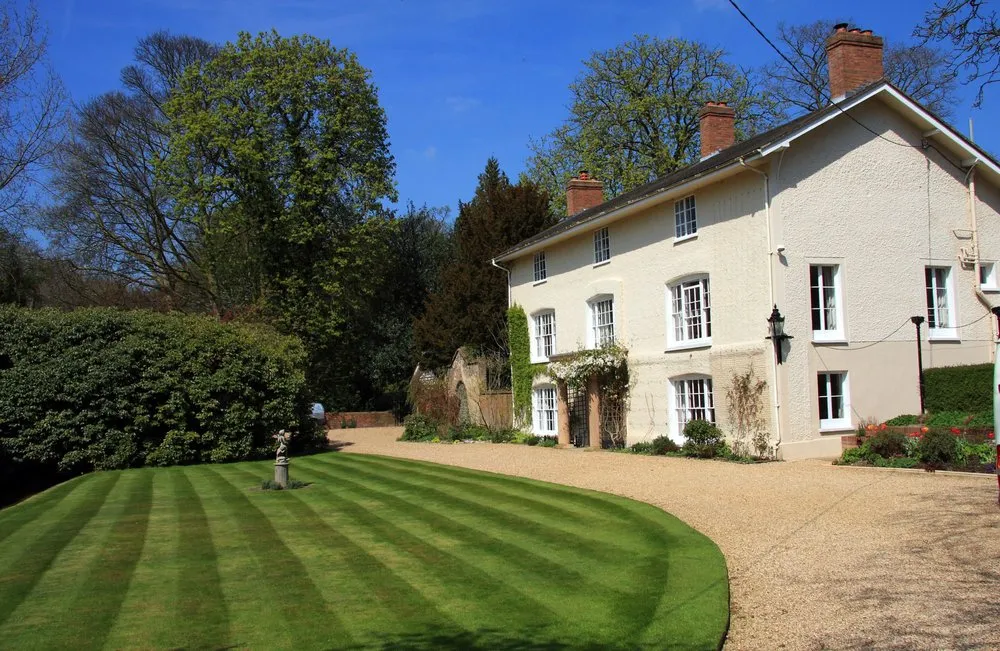 Top-rated residential landscaping in Tahlequah, OK by BMG Lawns