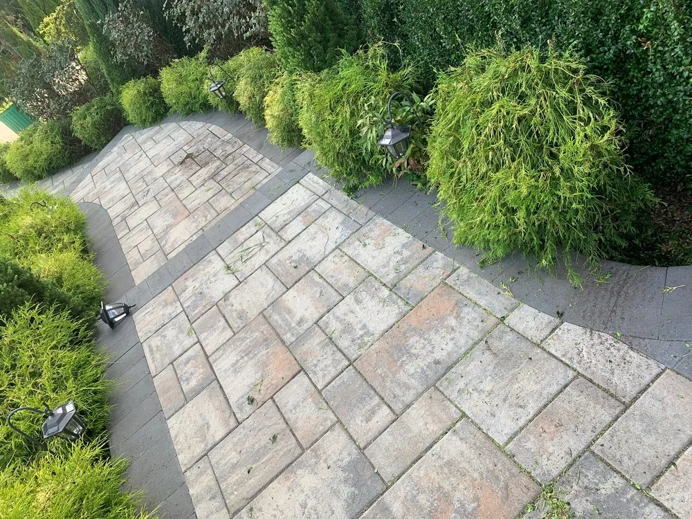 Top-rated lawn mowing service in Shoreham, NY by BMHW