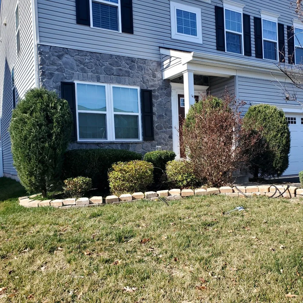 Top-rated lawn mowing service experts serving Fredericksburg, VA - Bnb Lawn Care