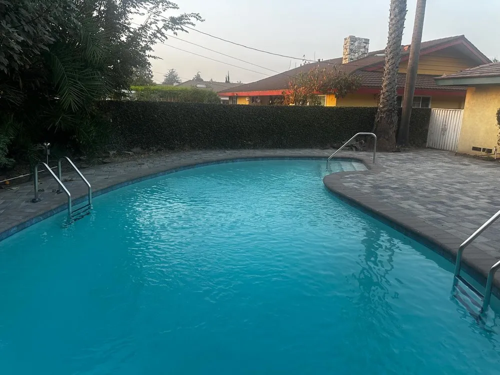 Top-rated lawn mowing service in Woodland Hills, CA by BNH Construction