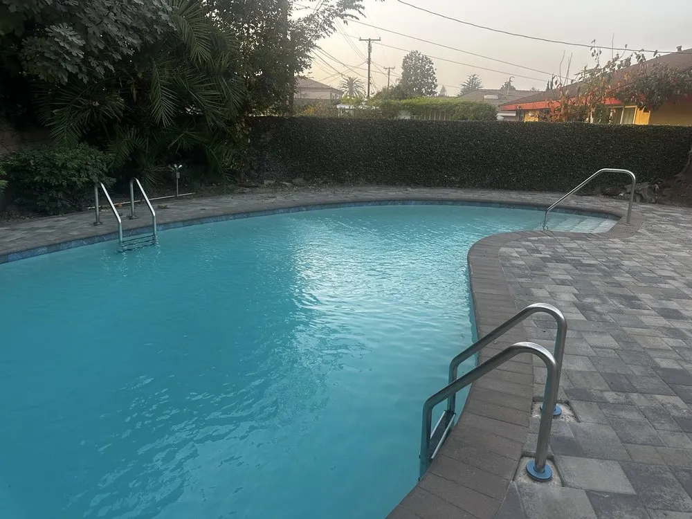 Custom lawn care service in Woodland Hills, CA - BNH Construction