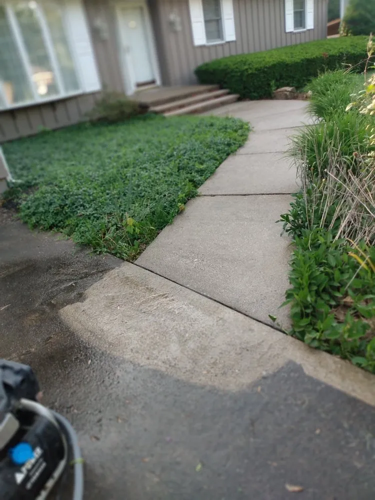 Custom lawn mowing service in Benton, IL by BO powerwashing & concrete cleaning