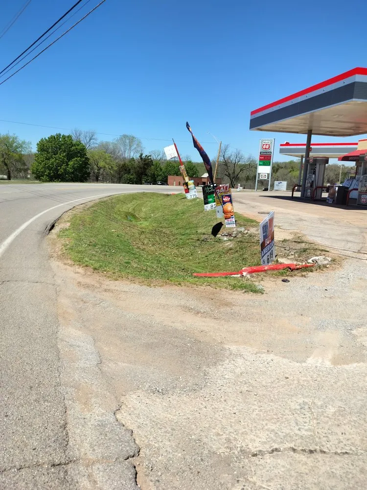 Affordable yard cleanup service experts serving Stillwater, OK - Boat Man Lawn Care And Management