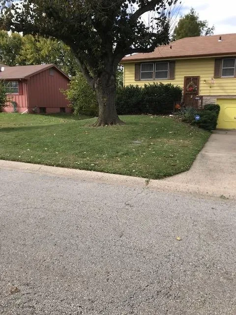 Local residential landscaping for residential properties across Buckner, MO - Bob and Sons Lawn Care