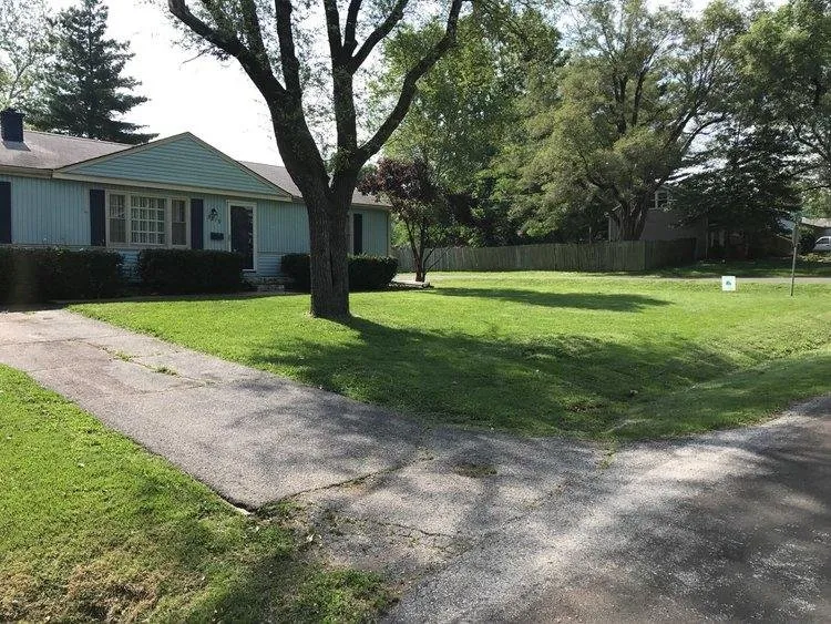 Top-rated landscaping services in Buckner, MO - Bob and Sons Lawn Care