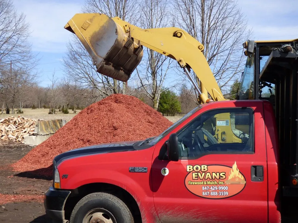 Top-rated outdoor landscaping in Saint Charles, IL - Bob Evans Mulch