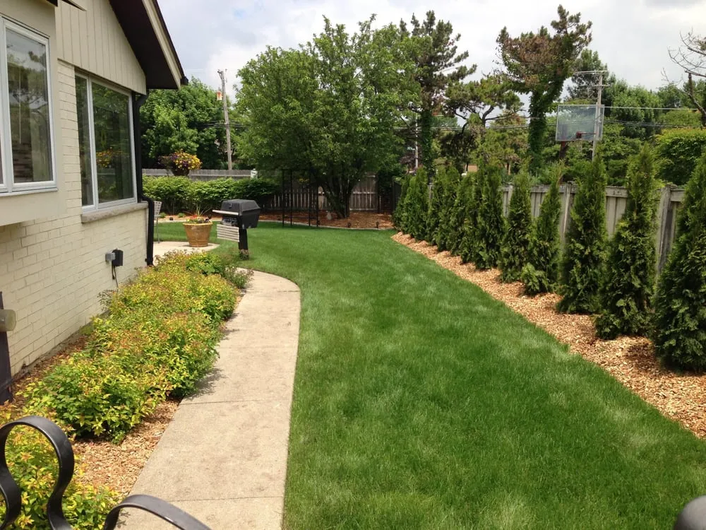 Local yard cleanup service in Crystal Lake, IL - Bob Leonard Landscape & Snowplow