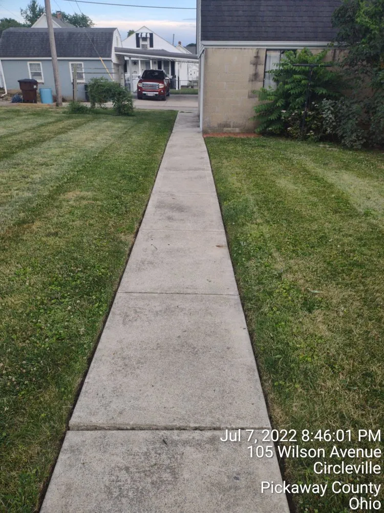 Top-rated yard maintenance with custom design across Circleville, OH - Bobby & Sons Lawncare