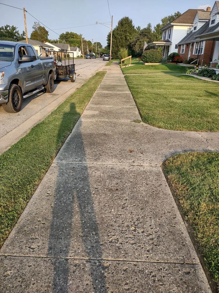 Professional lawn mowing service experts serving Circleville, OH - Bobby & Sons Lawncare