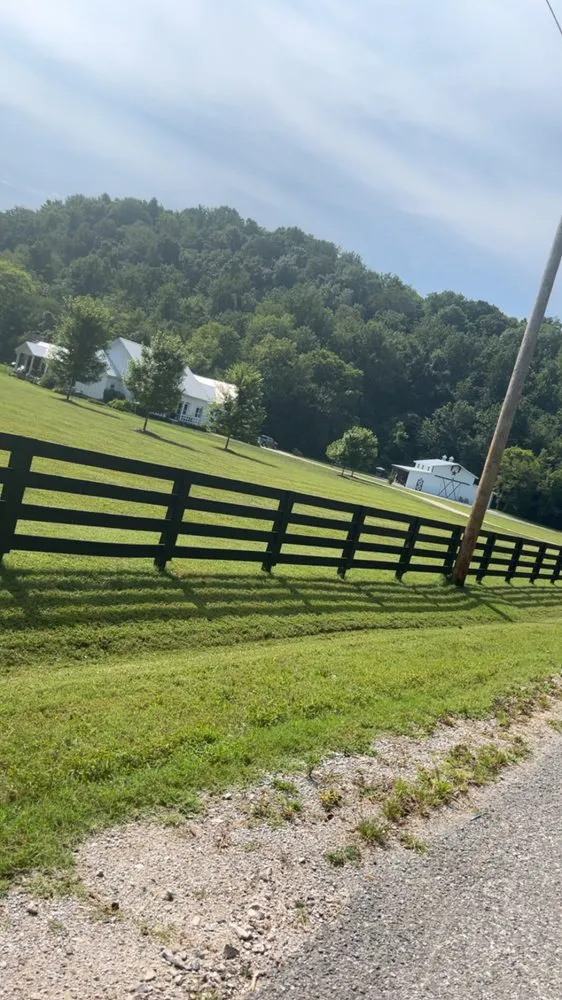 Professional outdoor landscaping in Columbia, TN by Bobby Joes lawn service