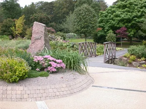 Bobby Saenz Landscaping Logo