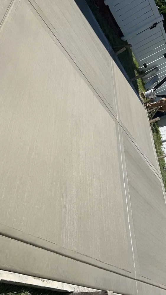 Local garden landscaping experts serving Gary, IN - Bobby’s Concrete And Construction