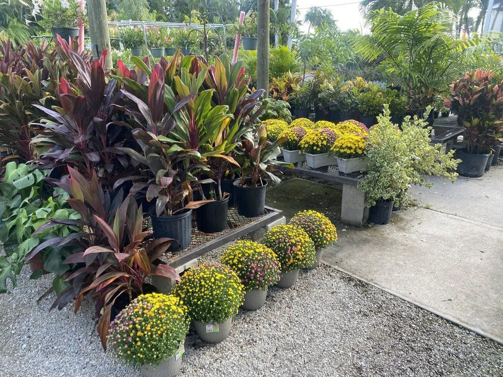 Custom garden landscaping in Fort Myers, FL by Bob's Horticulture