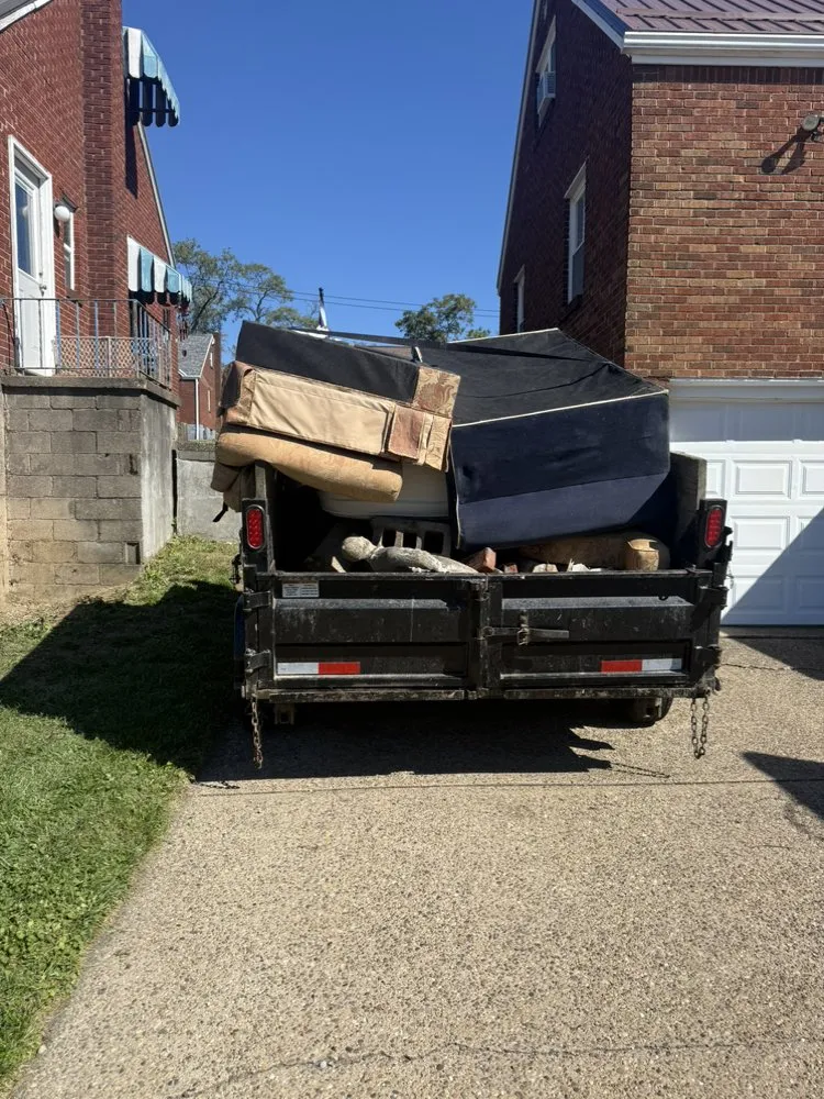 Reliable yard cleanup service in Pittsburgh, PA - Bobs Junk & Scrap Removal