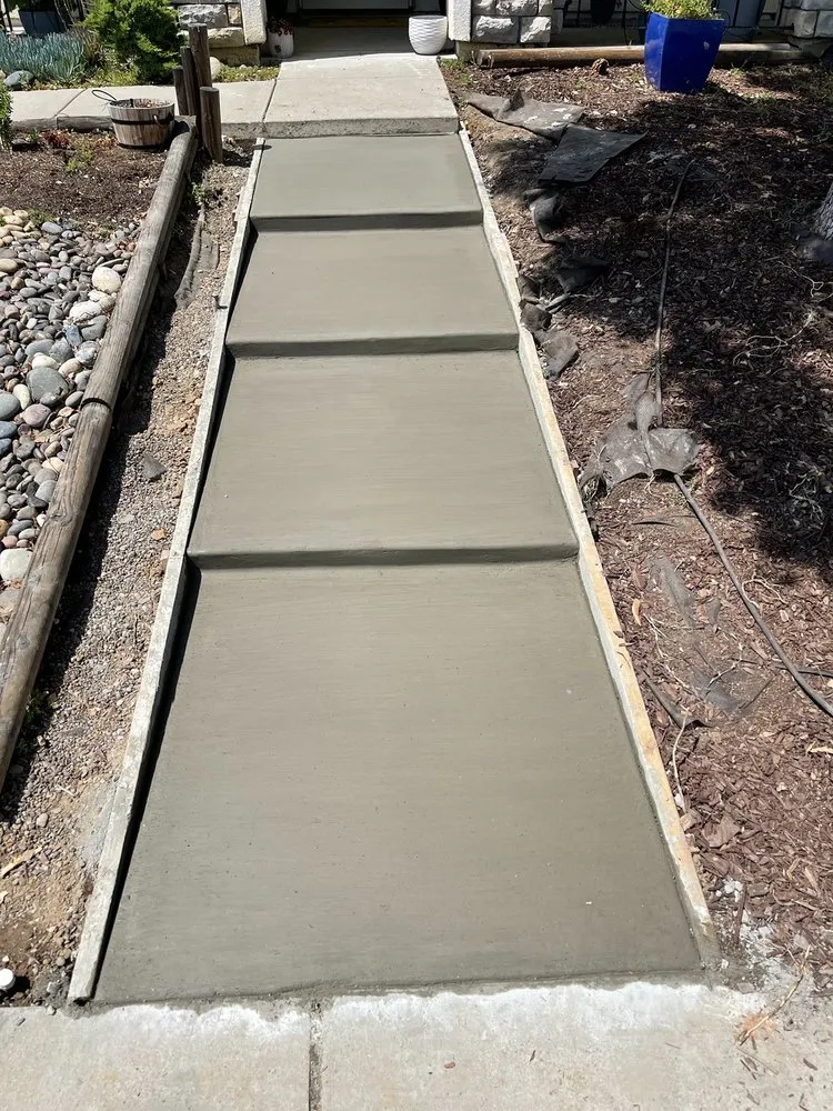 Trusted outdoor landscaping in Elk Grove, CA by Bob’s Landscaping