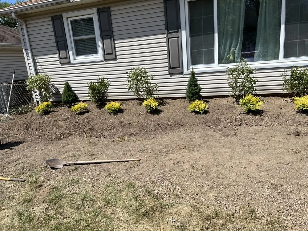Professional outdoor landscaping experts serving Parma, OH - Bobs Landscaping