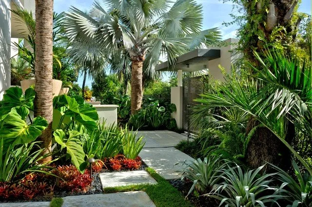 Expert residential landscaping experts serving Boca Raton, FL - Boca Raton Lawn Service