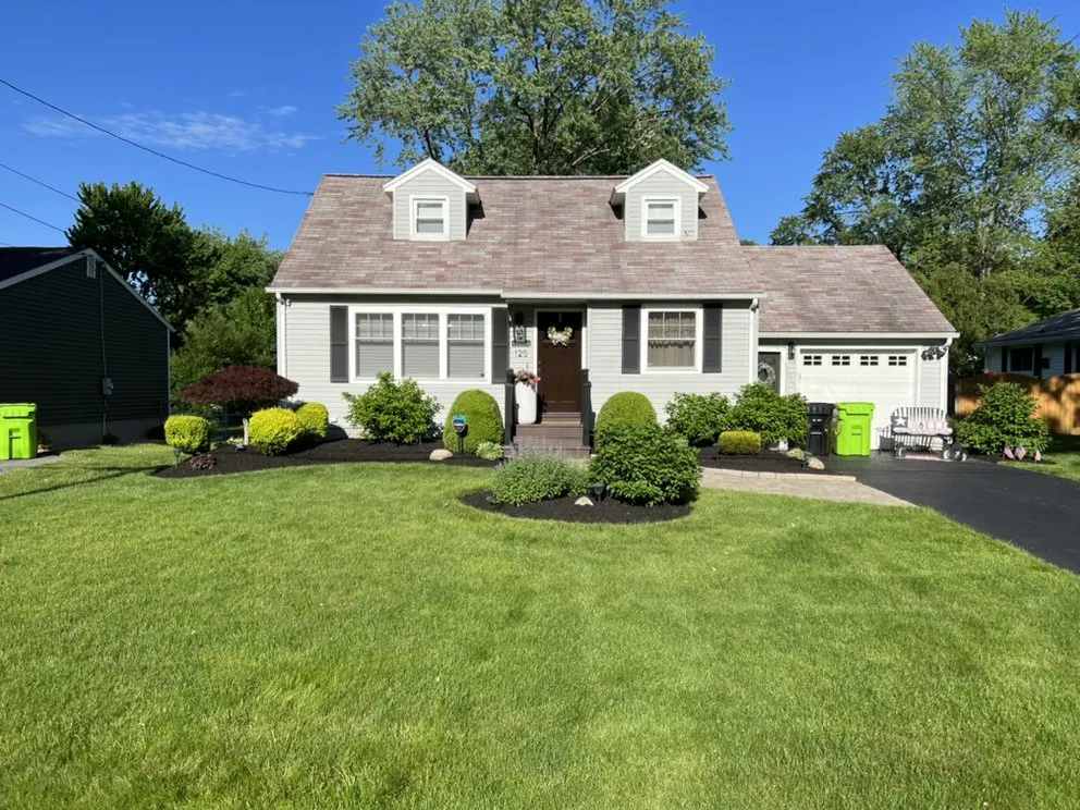 Top-rated lawn care service in Cicero, NY by Bochino’s Lawn & Landscaping