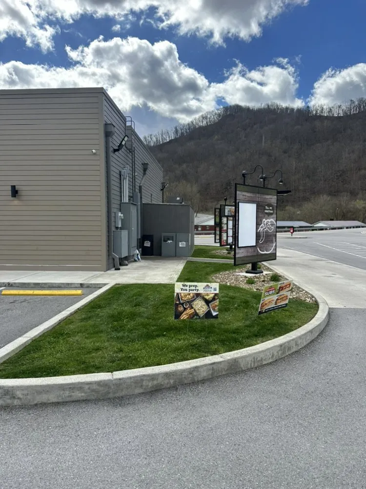 Top-rated residential landscaping for homes in Canada, KY by Bogar Lawn Care