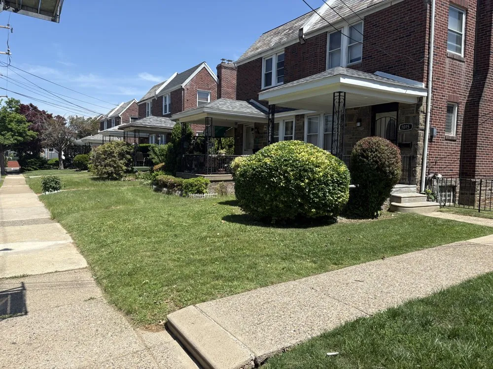 Top-rated yard cleanup service with custom design in Lansdowne, PA by Bogdon Lawn Care