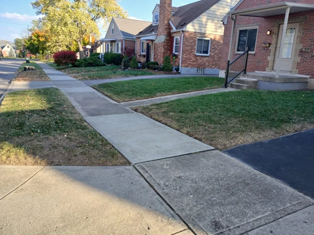 Affordable outdoor landscaping for beautiful yards across Dayton, OH - Boggess Push Mowing