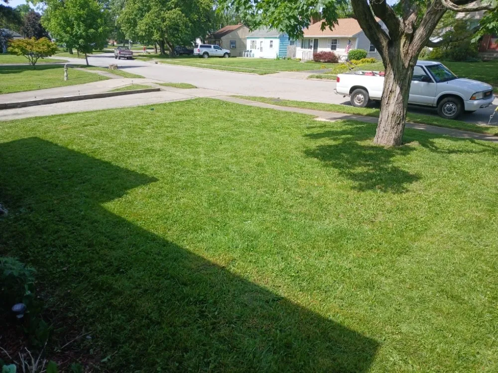 Top-rated lawn care service in Dayton, OH - Boggess Push Mowing